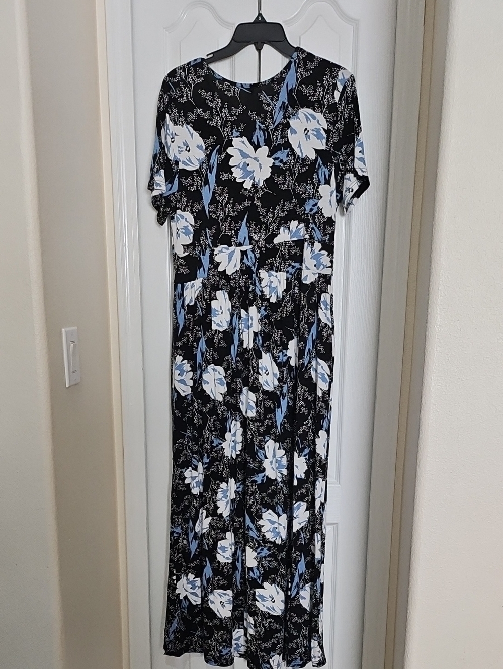 Cathy Women's XL Black Blue Floral Faux Wrap Midi Dress Short Sleeve Stretch - Picture 7 of 11